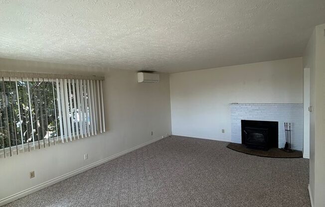 2 beds, 1 bath, 1,176 sqft, $1,750, Unit Heenan 1110