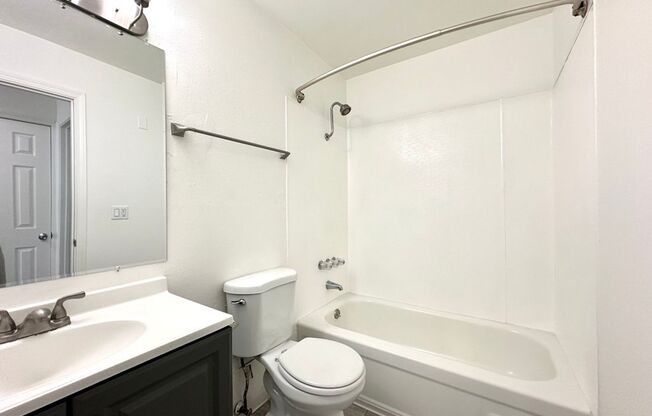 1 bed, 1 bath, 550 sqft, $1,245, Unit 30