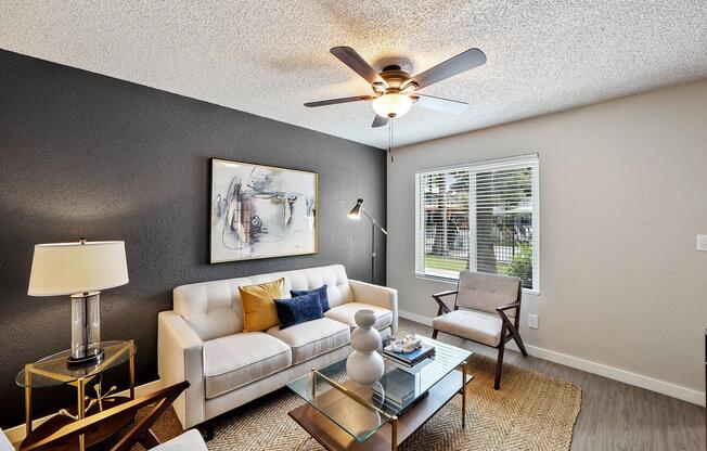 2 beds, 1.5 baths, 856 sqft, $1,895