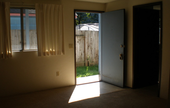holth01 330 Bethel Dr