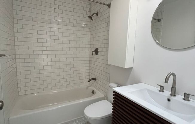 1 bed, 1 bath, $2,095, Unit #403