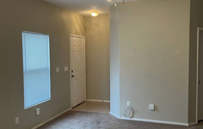 Beautiful Henderson 2 Bedroom Townhouse!