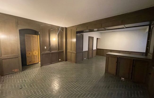 3 beds, 2.5 baths, 2,130 sqft, $3,024, Unit 1200