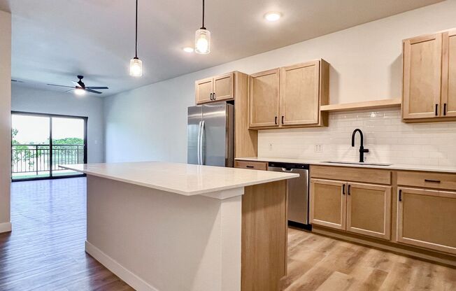 2 beds, 2 baths, 1,003 sqft, $2,400, Unit SC 1408-214