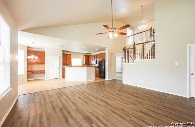 5731 WHITE OAK CV