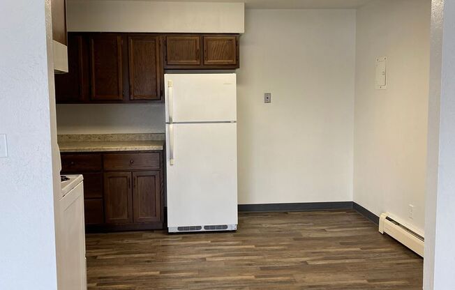 2 beds, 1 bath, $850, Unit 201 1st Avenue NE #07