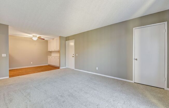 1 bed, 1 bath, 605 sqft, $1,975, Unit 586 - 09