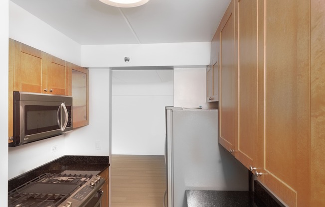 2 beds, 2 baths, $6,395, Unit 2B