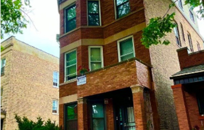 3042 W. Cullerton St