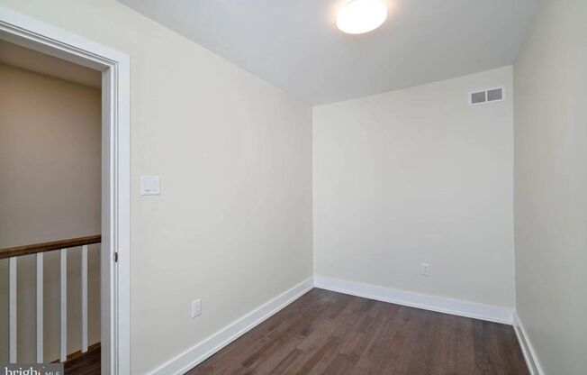 2 beds, 1 bath, $1,600