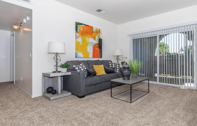 2 beds, 2 baths, 937 sqft, $1,750