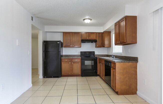 2 beds, 2 baths, 1,295 sqft, $1,395, Unit H-912