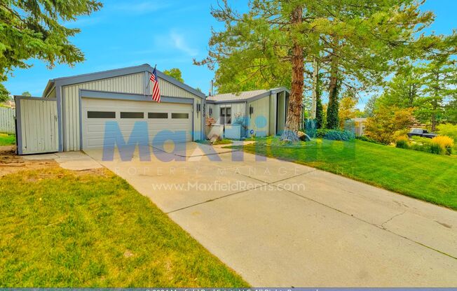 Mid Century Modern Home - 3BD - 2BTH - 2GAR