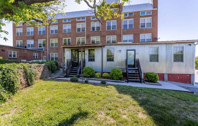 2 beds, 2 baths, 731 sqft, $1,045, Unit BD204