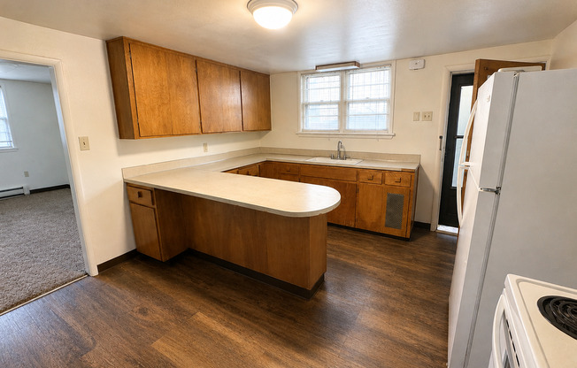 1 bed, 1 bath, $1,100, Unit 19.5