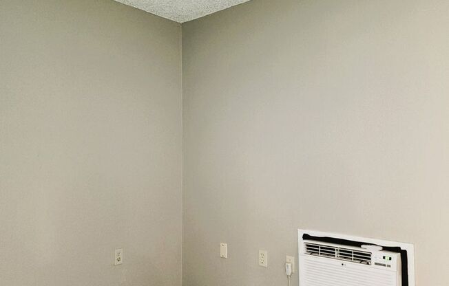 Studio, 1 bath, 440 sqft, $975, Unit 224