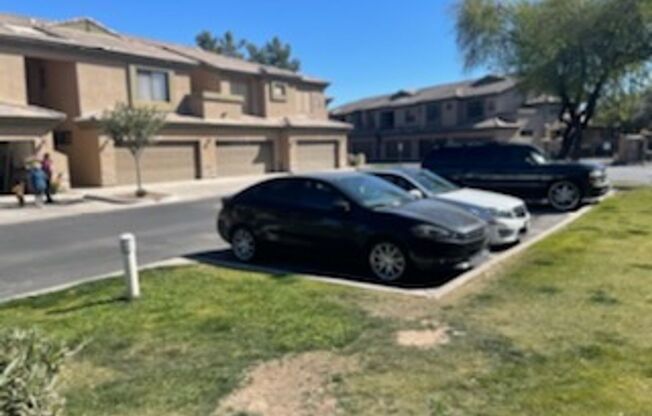 2 beds, 2 baths, 1,244 sqft, $1,899, Unit 705 W. Queen Creek #1107