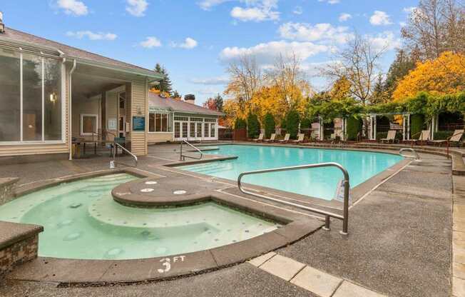 Keeler's Corner Apartments in Lynnwood, Washington Hot Tub and Pool