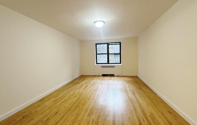 1 bed, 1 bath, $3,285, Unit 1-E