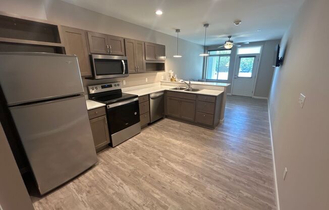 Studio, 1 bath, 502 sqft, $1,200, Unit 17