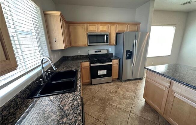 3 beds, 2.5 baths, $2,000