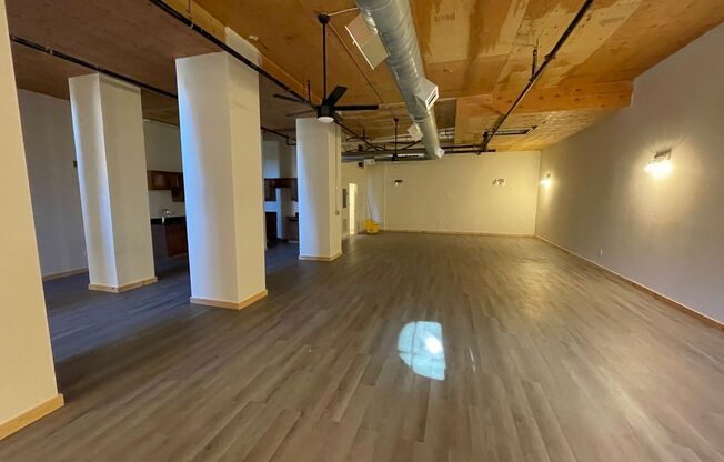1 bed, 1 bath, 1,350 sqft, $1,650, Unit 1102