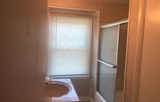 3 bedroom 2 full bathroom in Baltimore County