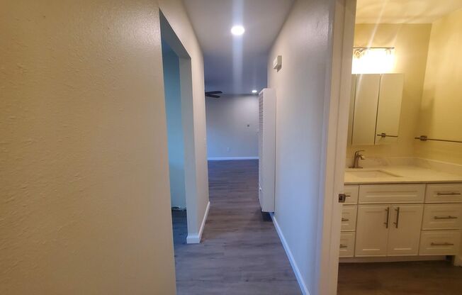 2 beds, 1 bath, 900 sqft, $2,200, Unit 2