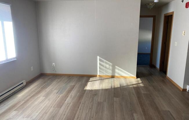 2 beds, 1 bath, 720 sqft, $1,000