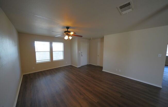 3 beds, 2 baths, $1,595