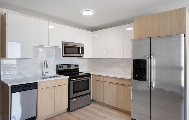 3 beds, 1.5 baths, 1,001 sqft, $3,300, Unit 14C