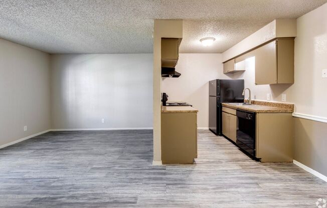 1 bed, 1 bath, 645 sqft, $660, Unit 1-P