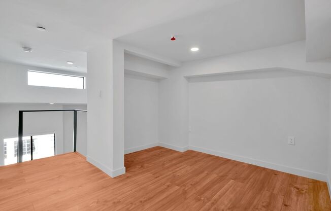 Studio, 1 bath, 405 sqft, $1,945, Unit 665