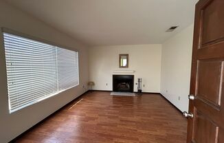 2 beds, 1 bath, 924 sqft, $2,995, Unit 3587