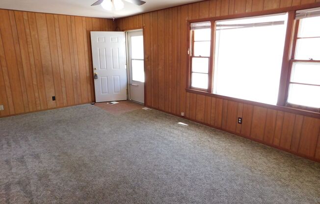 Cozy two bedroom/one bath house in El Dorado, KS!