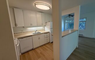 2 beds, 1 bath, 900 sqft, $2,100, Unit 102