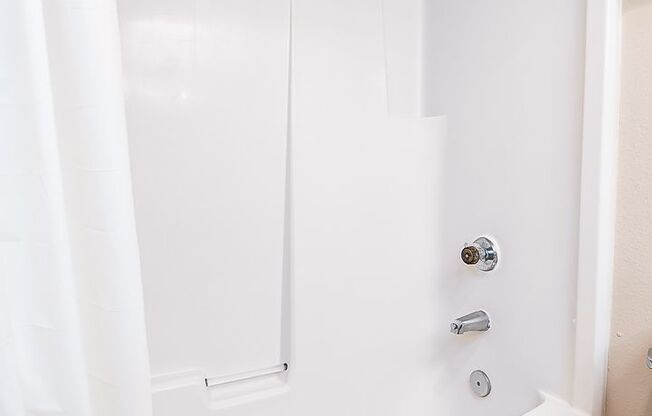 1 bed, 1 bath, 648 sqft, $1,675, Unit 1-108