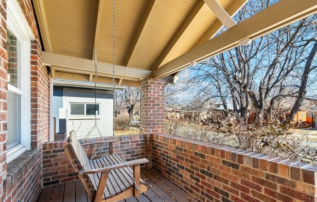 3BD, 3BA Sunnyside Bungalow with 3-Car Garage