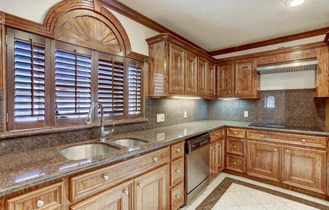 1401 DES JARDINES ST