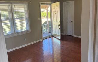 5 beds, 2 baths, $1,600