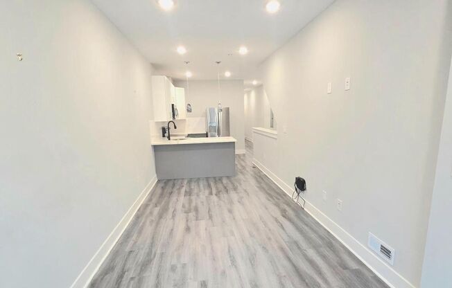 Malcolm X Park 3bd/3bth Bi-Level