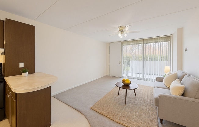 1 bed, 1 bath, 634 sqft, $2,200, Unit T28