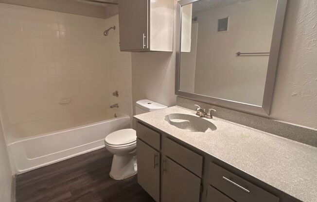 1 bed, 1 bath, 650 sqft, $1,241, Unit 1128