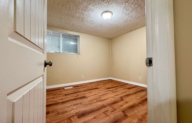 2 beds, 1 bath, 1,000 sqft, $1,195, Unit Unit 7