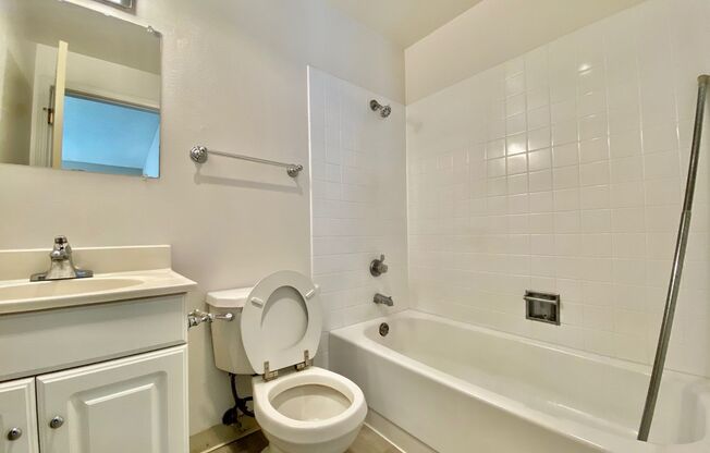 1 bed, 1 bath, 550 sqft, $1,550, Unit 202