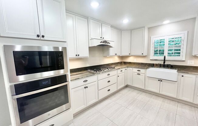 4 beds, 2.5 baths, $3,000