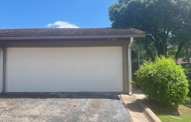 5700 Meadow Wood Ln Fort Worth , Texas 76112