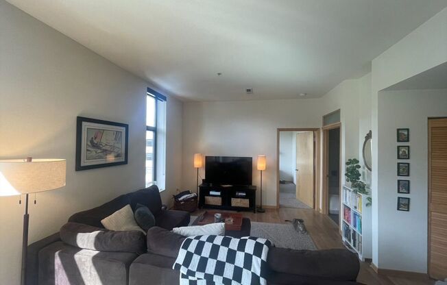 1 bed, 1 bath, 729 sqft, $1,625, Unit 311