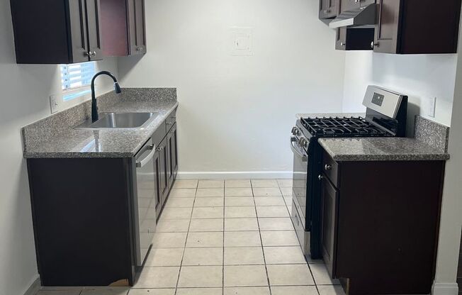 3 beds, 2 baths, $3,495, Unit 6