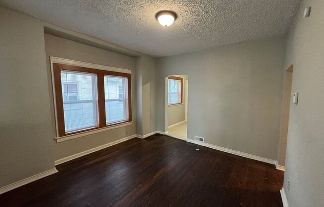 3 beds, 1 bath, $1,324